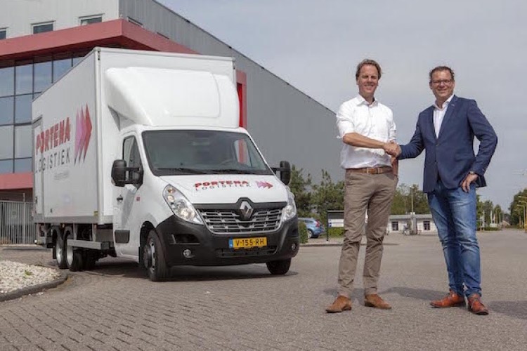 portena_heerenveen_renault-master-3500plus-556-1.jpg